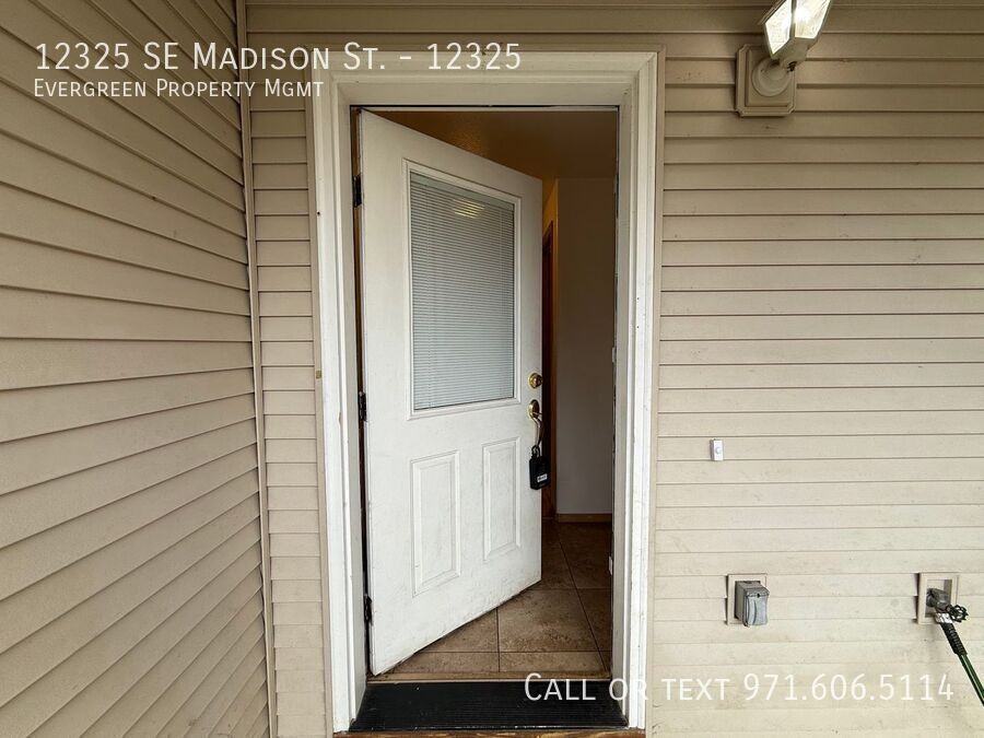 12325 Se Madison St #12325 - Photo 4 of 38