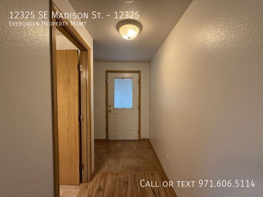 12325 Se Madison St #12325 - Photo 5 of 38