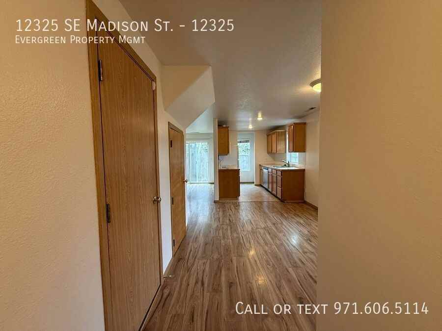 12325 Se Madison St #12325 - Photo 7 of 38
