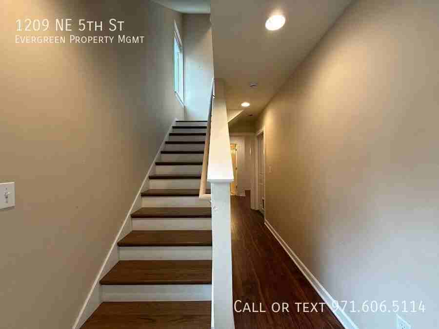 1209 Ne 5th St - Photo 4 of 47