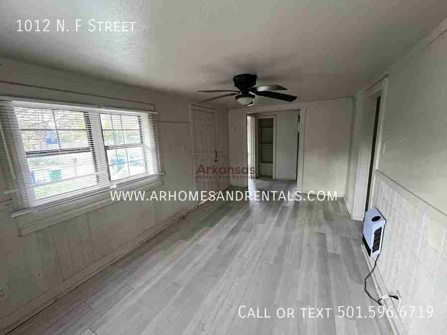 1012 N F St - Photo 4 of 9