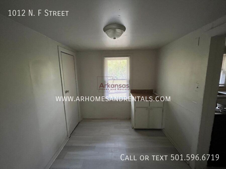 1012 N F St - Photo 6 of 9