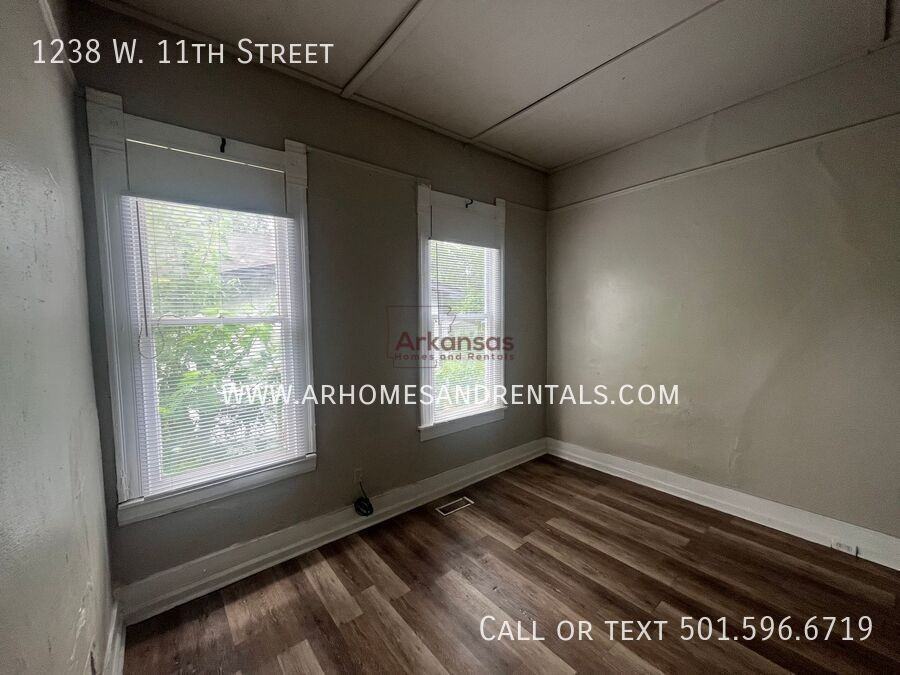 1238 W 11th St - Photo 5 of 9