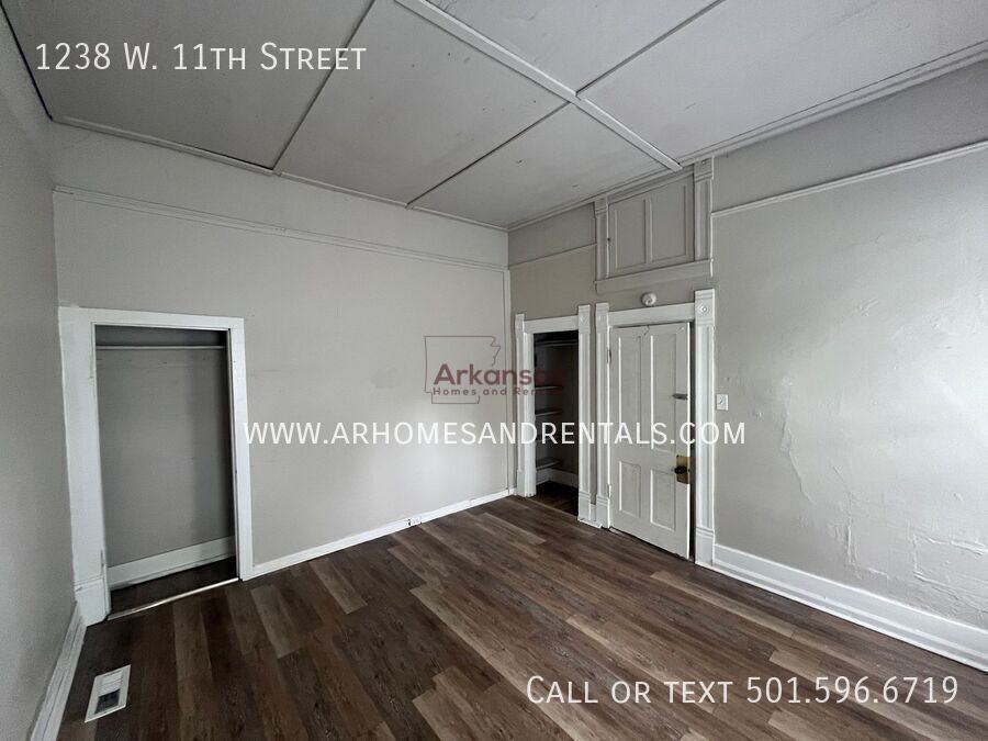 1238 W 11th St - Photo 6 of 9