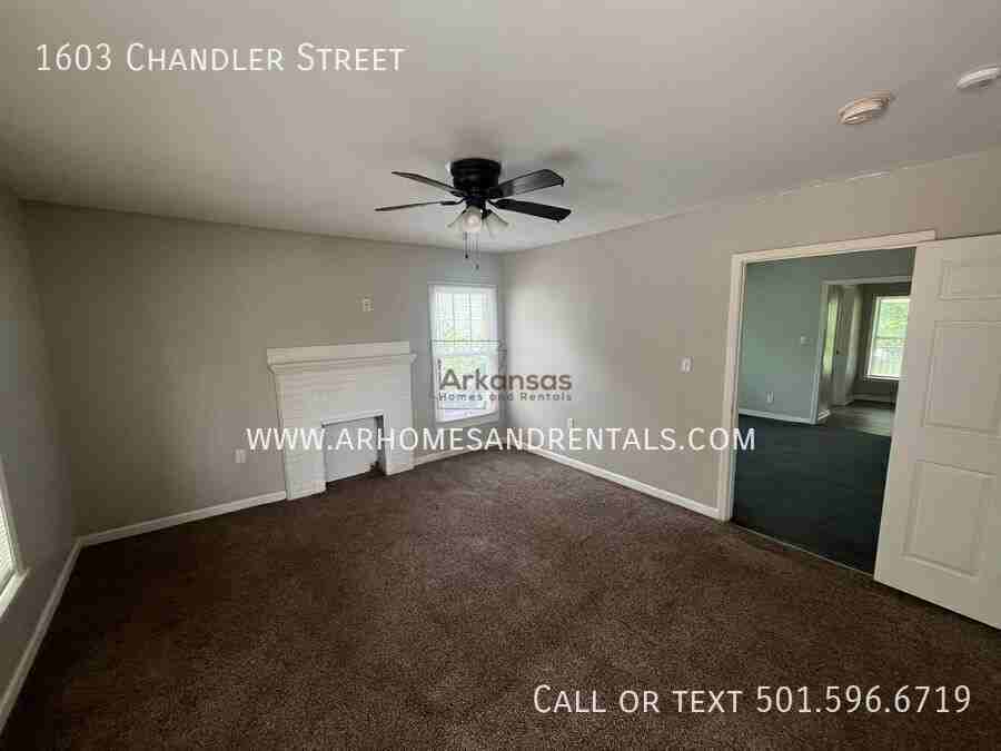 1603 Chandler St - Photo 2 of 8