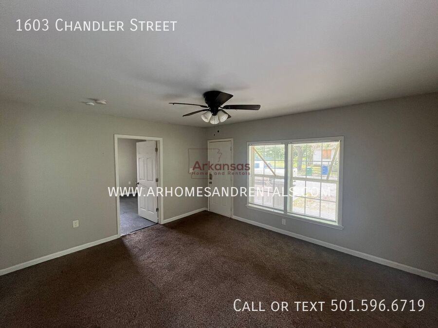 1603 Chandler St - Photo 3 of 8