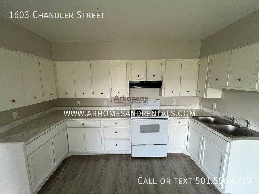 1603 Chandler St - Photo 4 of 8