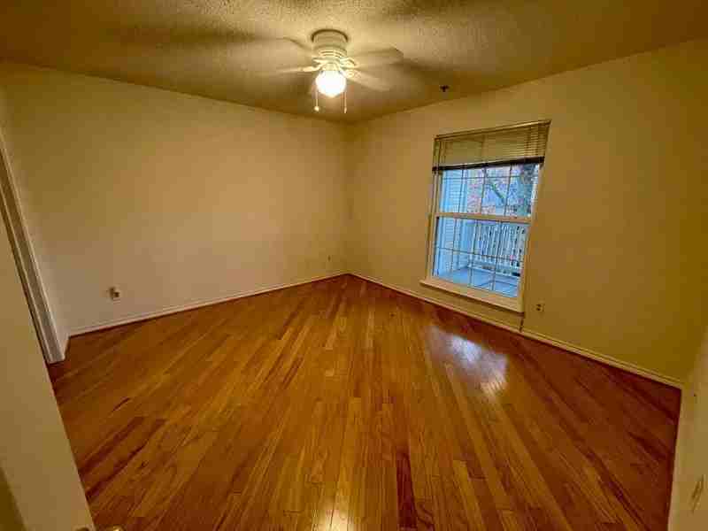 1524 Lincoln Way - Photo 4 of 9