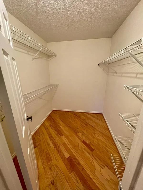 1524 Lincoln Way - Photo 5 of 9