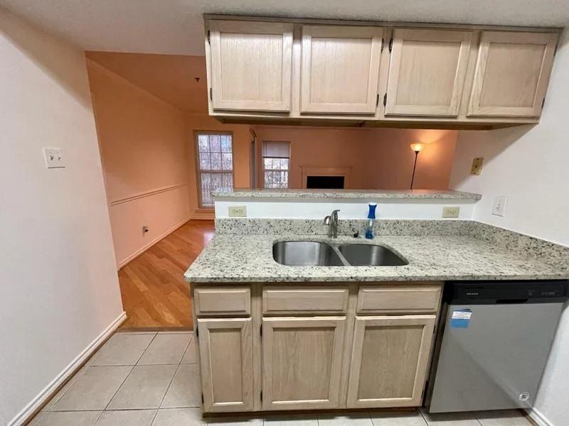 1524 Lincoln Way - Photo 6 of 9