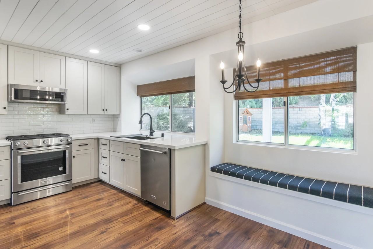 28704 Persimmon Ln - Photo 7 of 17