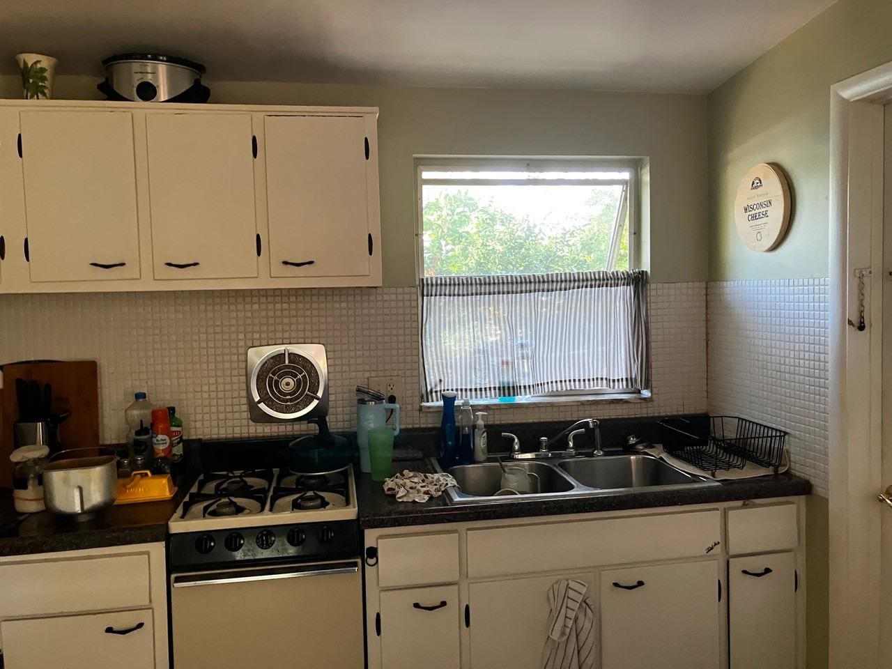 978 Cedarwood Ave - Photo 6 of 13