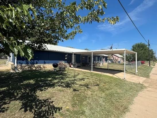 901 N Parks St - Photo 2 of 16