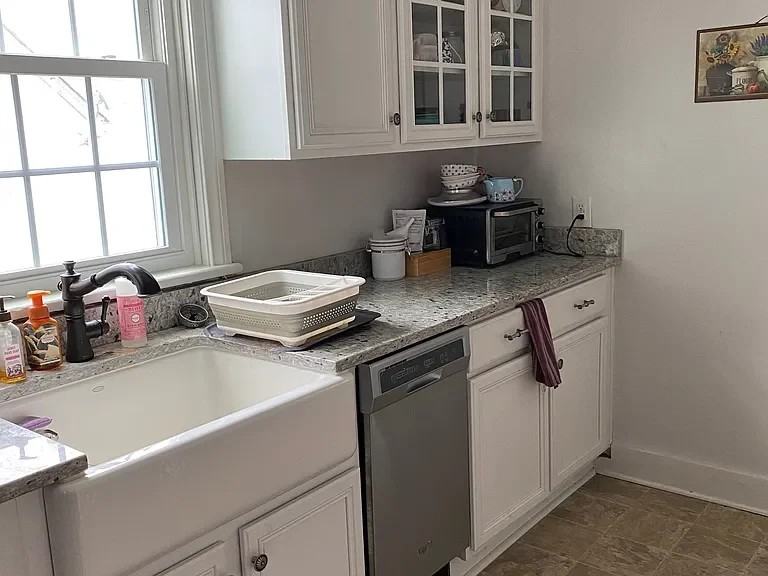 2512 Westerly Ave - Photo 3 of 9