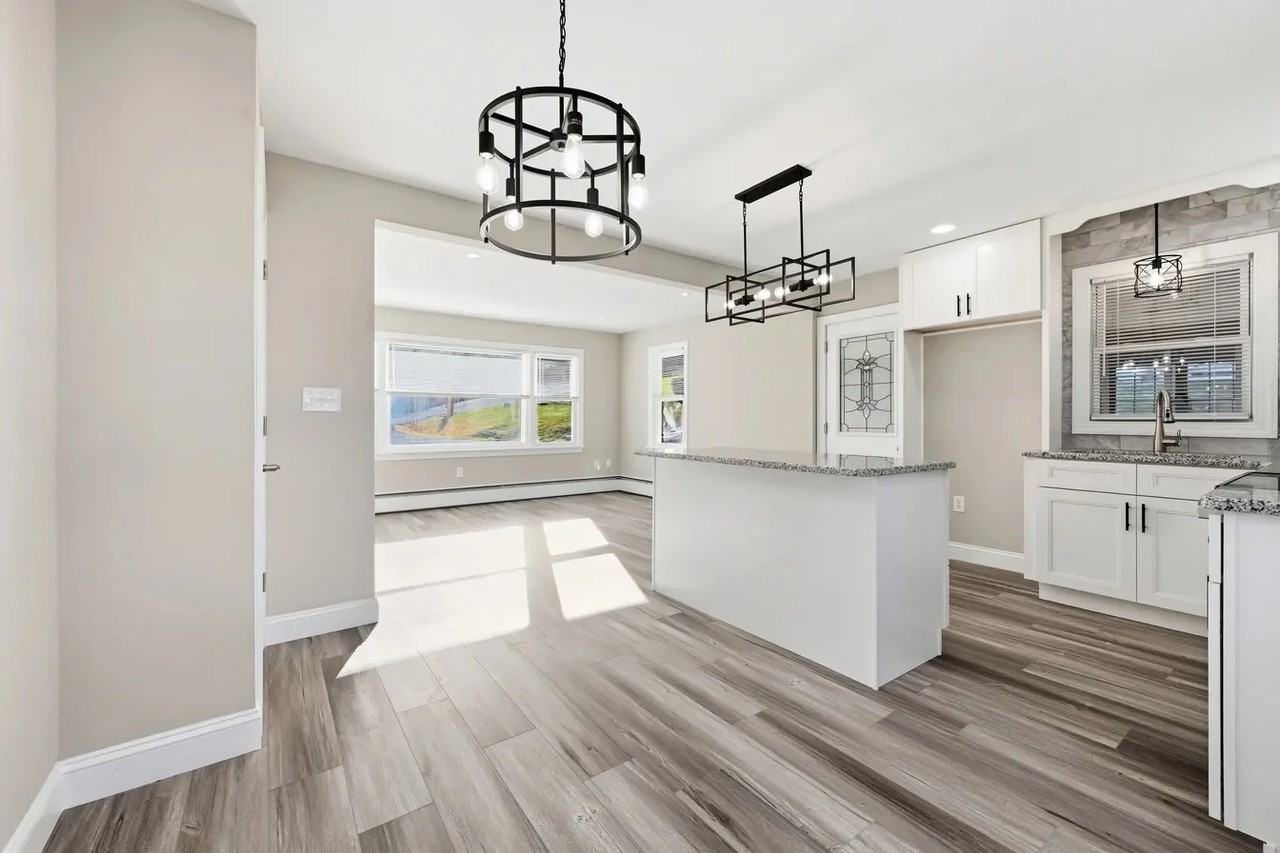 115 Mahantongo St - Photo 3 of 11