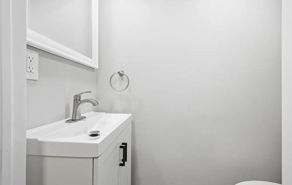 115 Mahantongo St - Photo 4 of 11