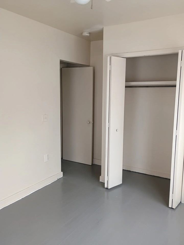 2503 Thayer St - Photo 3 of 13