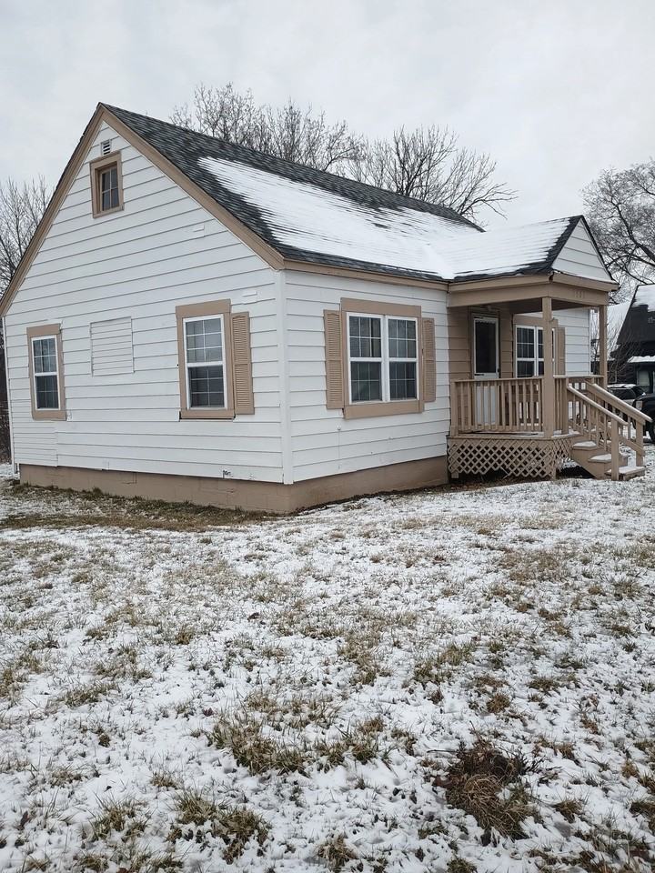 2503 Thayer St - Photo 6 of 13