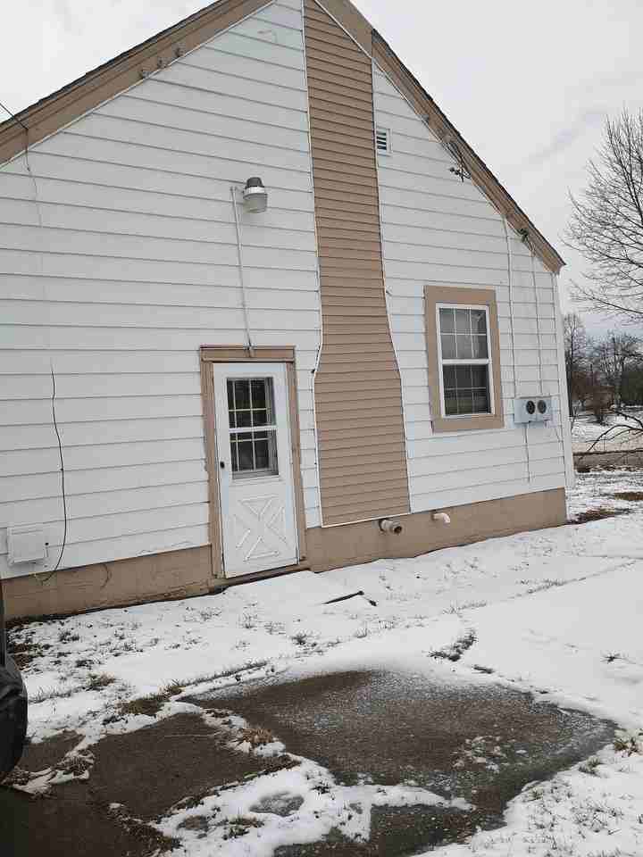 2503 Thayer St - Photo 7 of 13