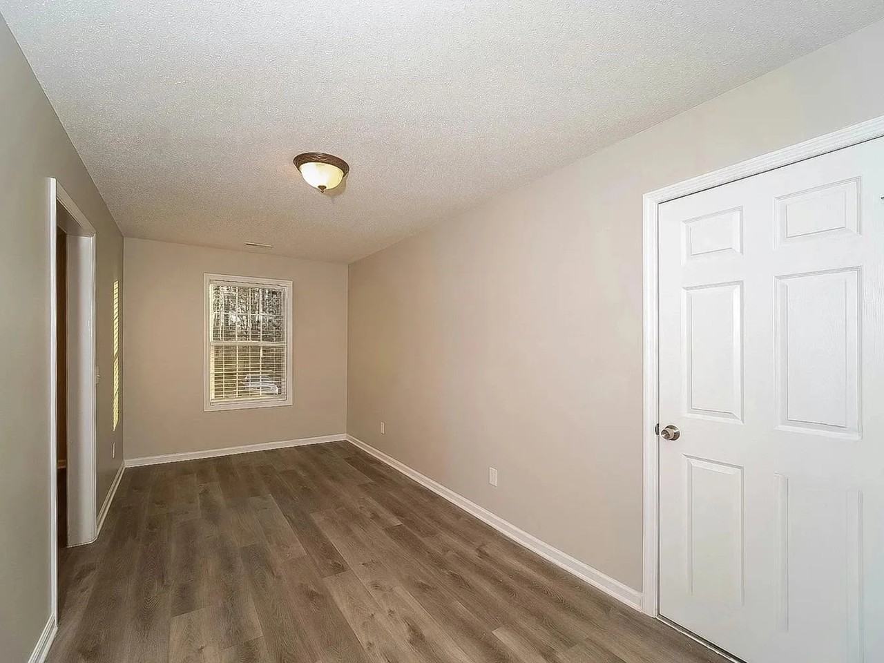 107 Sioux Trce - Photo 3 of 15