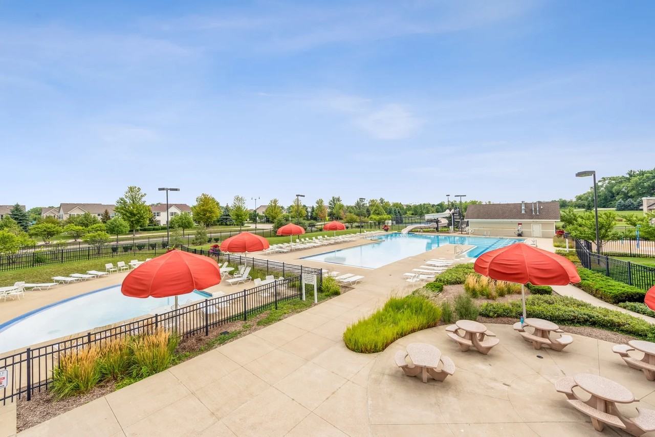 12011 Jordi Rd - Photo 4 of 16