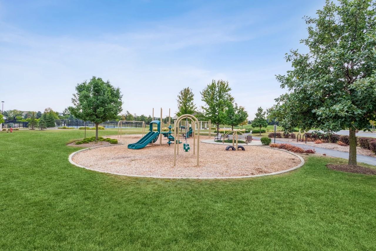 12011 Jordi Rd - Photo 5 of 16