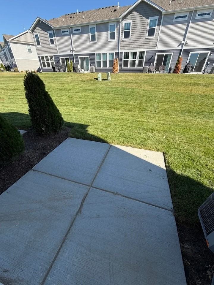 12011 Jordi Rd - Photo 7 of 16