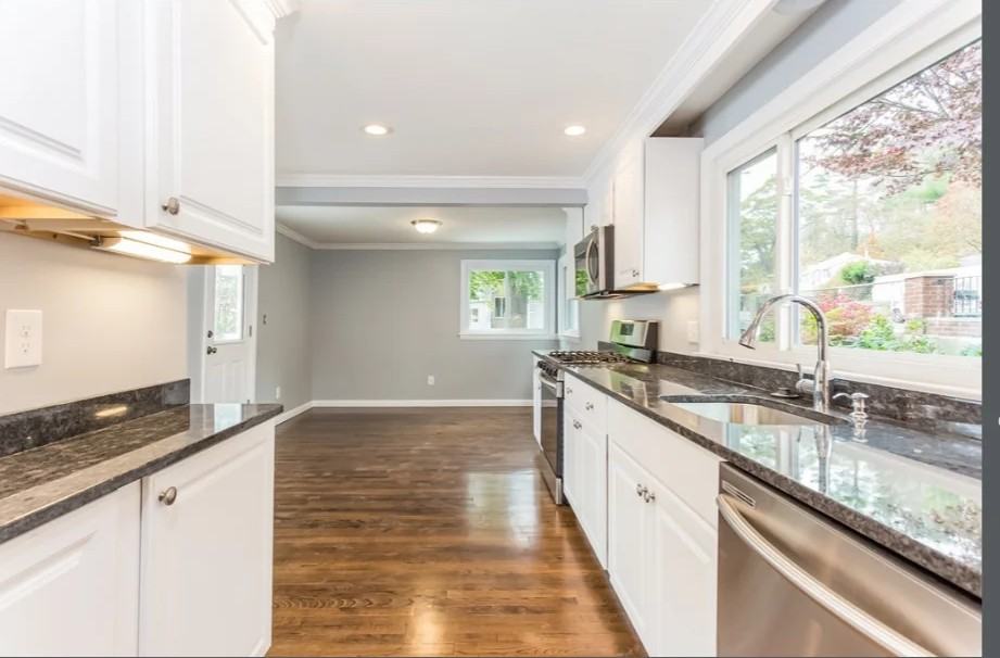 98 Jenness St - Photo 3 of 14