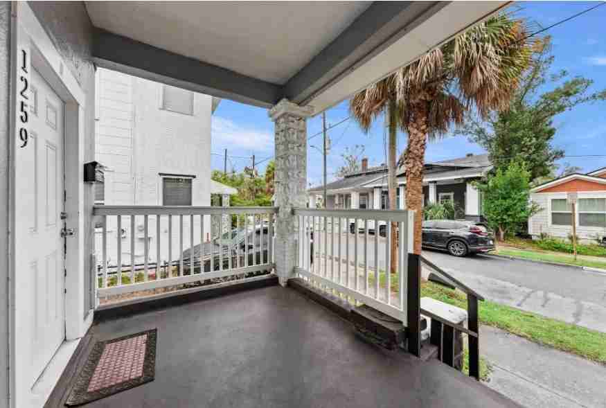 1259 Hart St #B - Photo 4 of 7