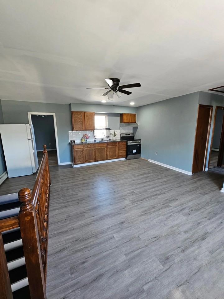 2722 Rhawn St #B - Photo 3 of 12