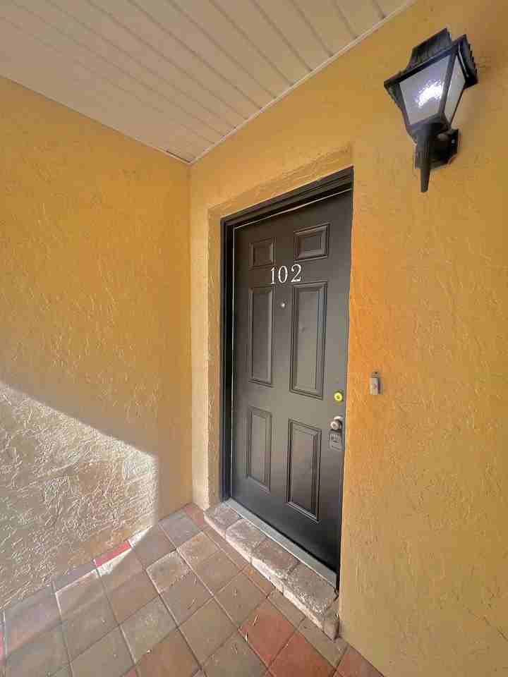 6301 58th St N #102 - Photo 3 of 21