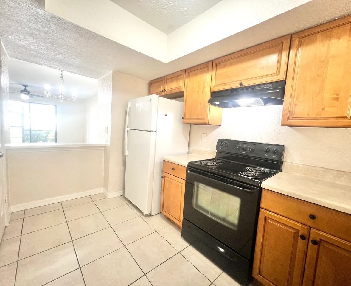 6301 58th St N #102 - Photo 6 of 21