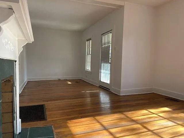 1020 Bate Ave - Photo 3 of 7