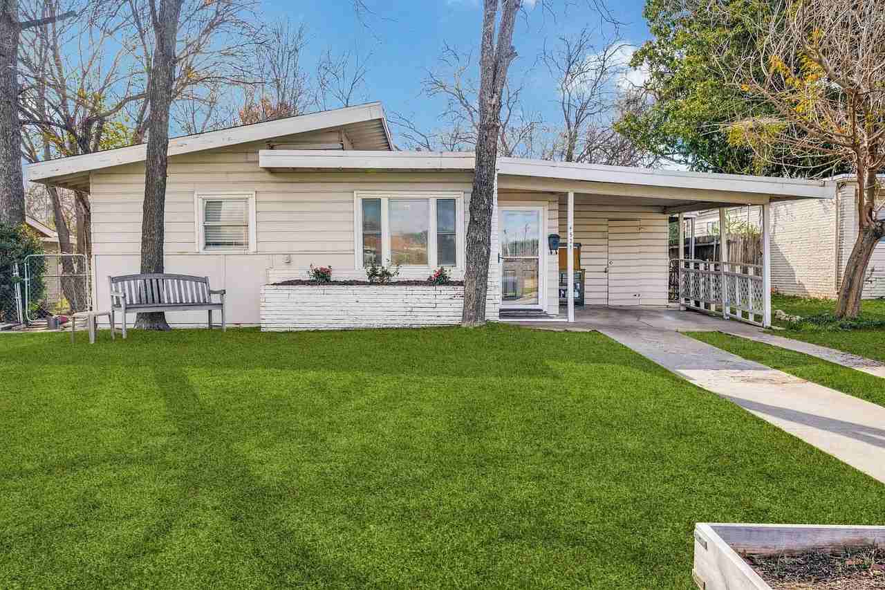 4521 Donnelly Ave - Photo 3 of 5