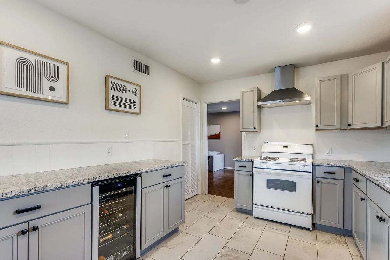 4521 Donnelly Ave - Photo 4 of 5