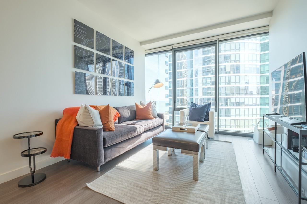 1232 S Indiana Ave - Photo 3 of 14