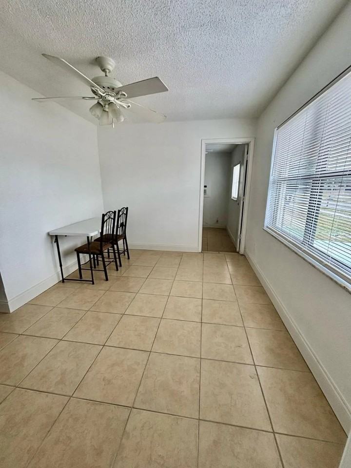 4523 Ligustrum Way - Photo 5 of 10