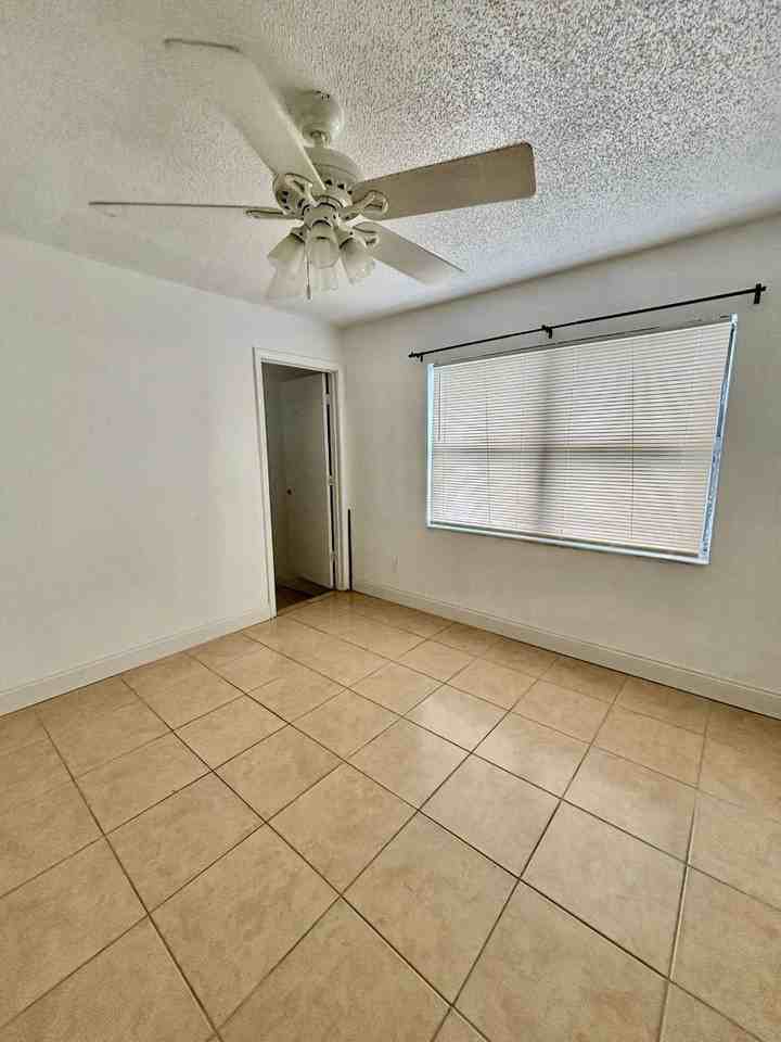 4523 Ligustrum Way - Photo 7 of 10