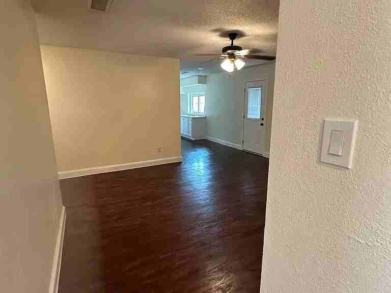 1409 Bay Shore Dr - Photo 2 of 7