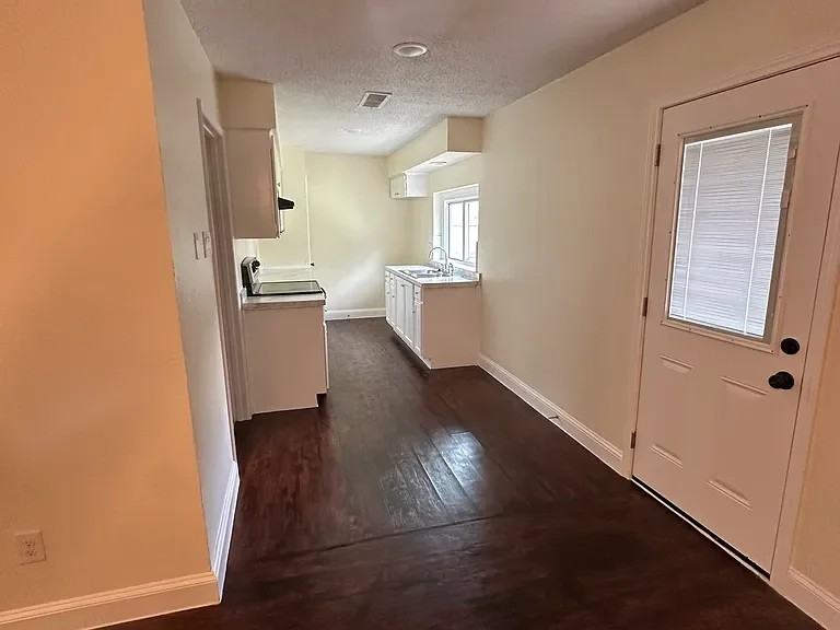 1409 Bay Shore Dr - Photo 4 of 7