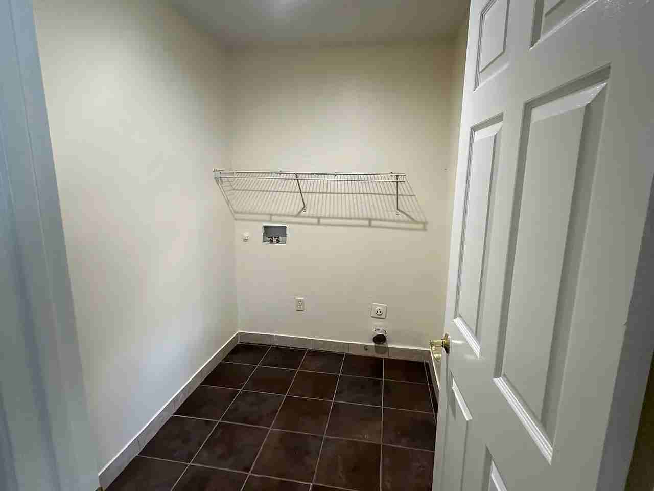 1409 Bay Shore Dr - Photo 5 of 7