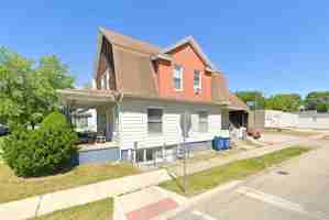 featured image of 1009 Division St