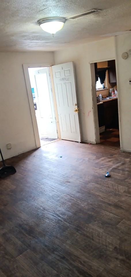 1110 N Horace Ave - Photo 4 of 9