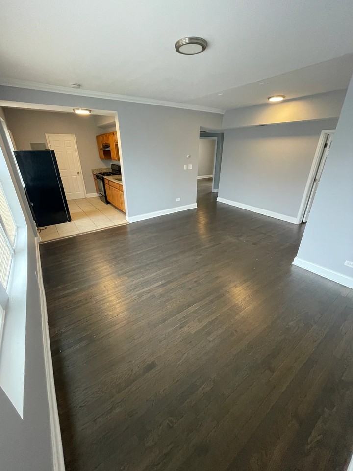 7406 S Phillips Ave #3 - Photo 2 of 6