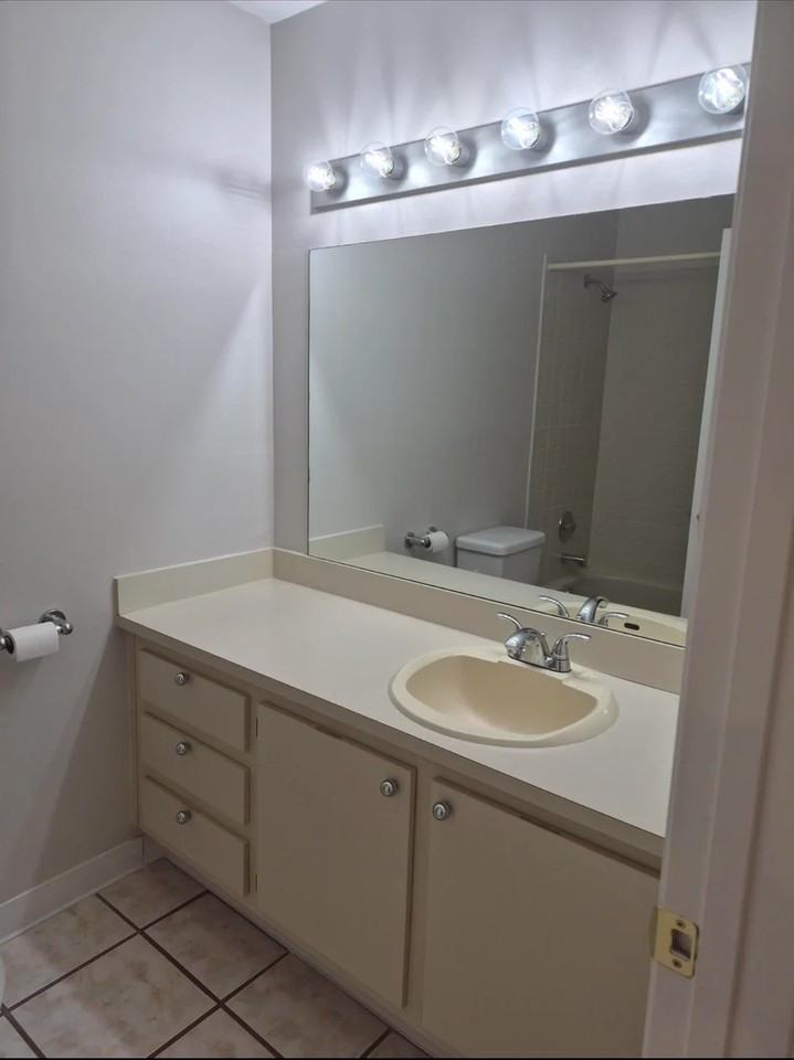 394 Springdale Cir - Photo 7 of 13