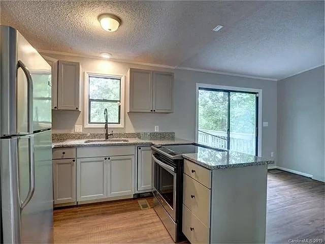 2942 Gray Feather Dr - Photo 2 of 12