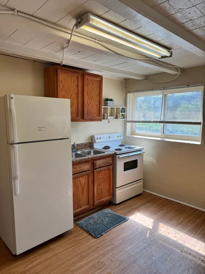 1901 E 5th Ave #11 - Photo 2 of 4