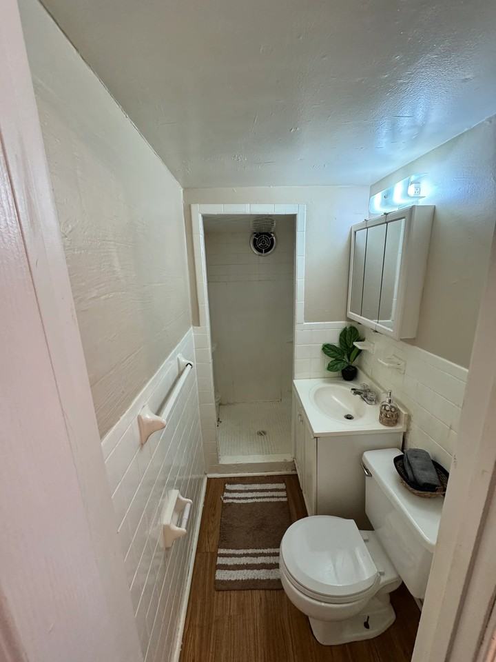 1901 E 5th Ave #11 - Photo 4 of 4