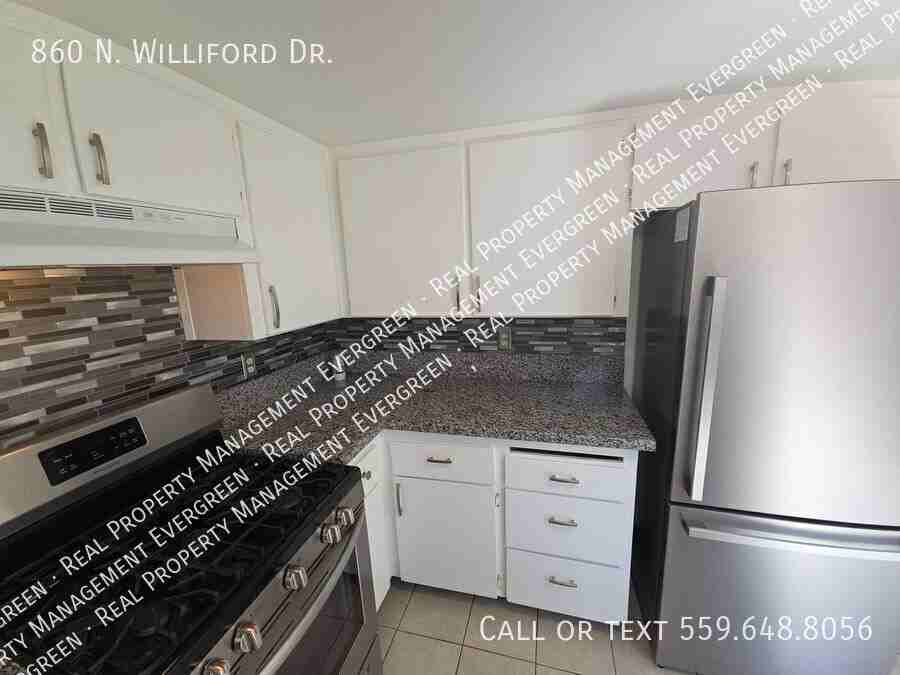 860 N Williford Dr - Photo 5 of 21
