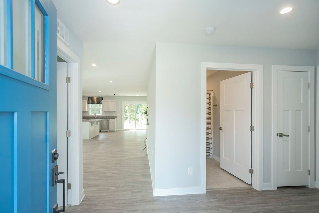 711 Cottage Dr - Photo 4 of 39